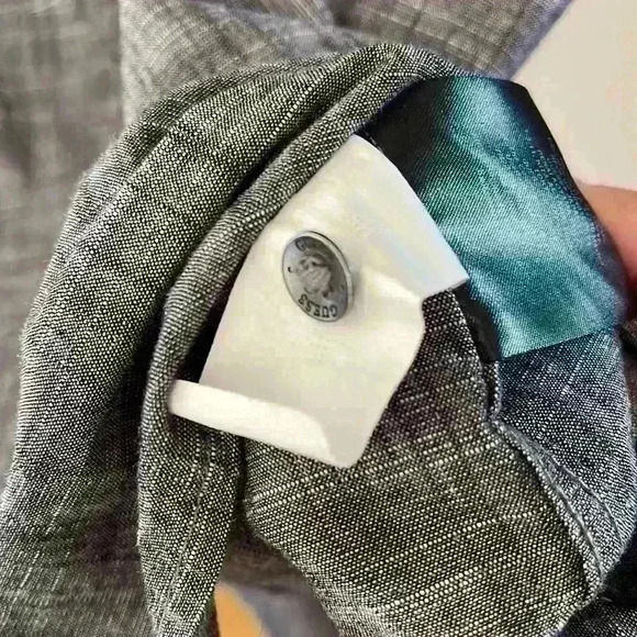 Guess Men’s Short Sleeve Button Down Shirt, Size M - Picture 7 of 7